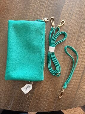 Teal Convertible Wristlet/Crossbody NWT